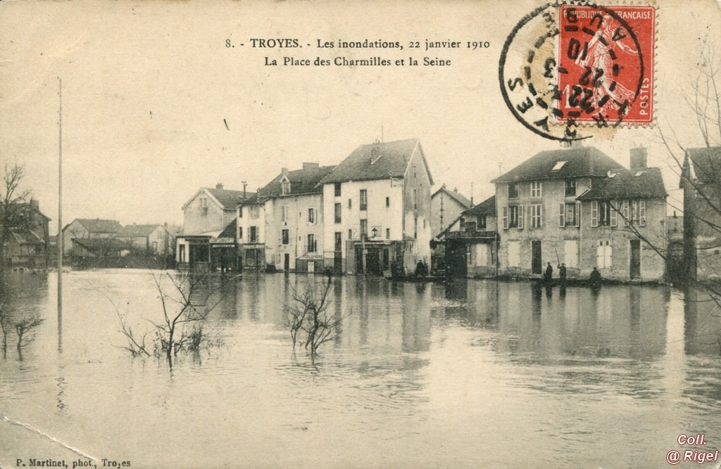 10-Troyes-Inondations-1910-Place-Charmilles.jpg
