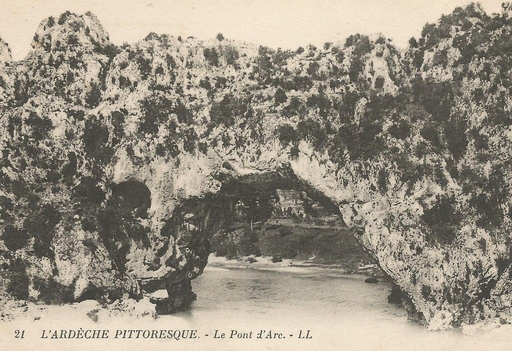 Vallon Le Pont d'Arc (07).jpg