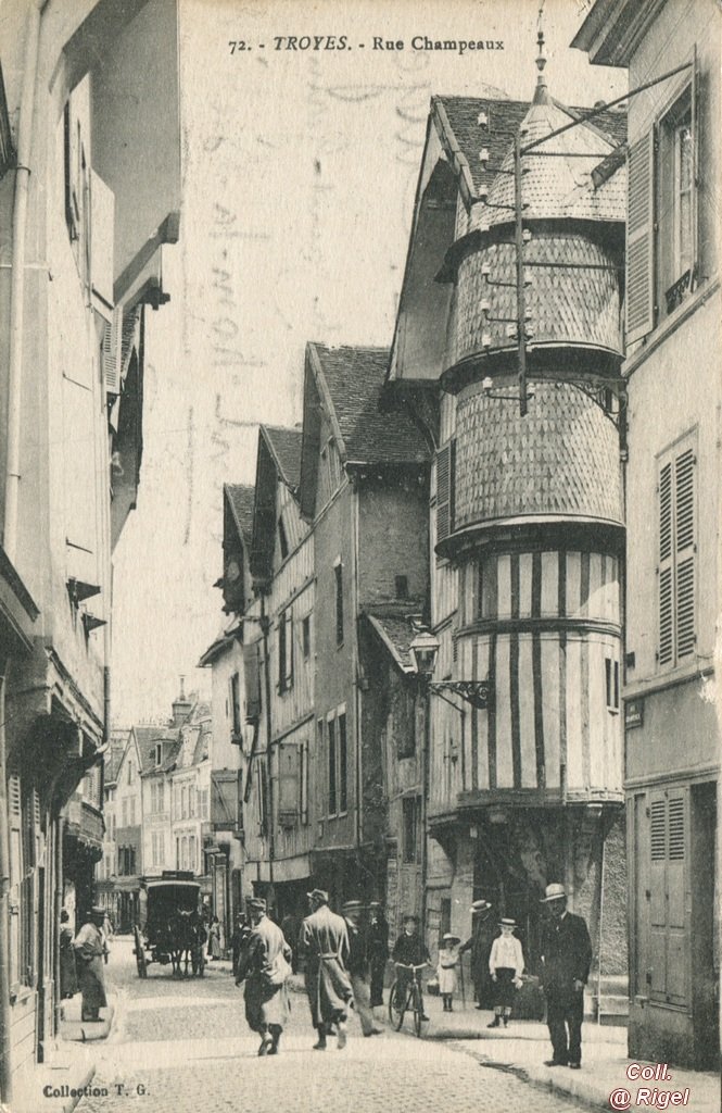 10-Troyes-Rue-Champeaux.jpg