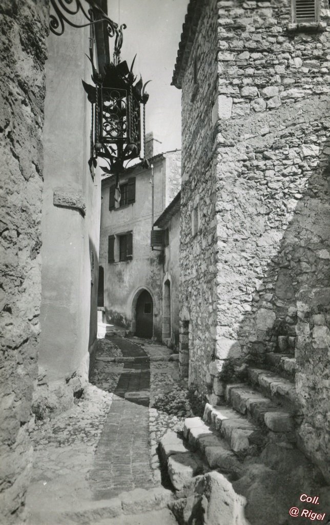 06-EZE-Village-Un-Coin-Pittoresque-1013-L-Gilletta.jpg