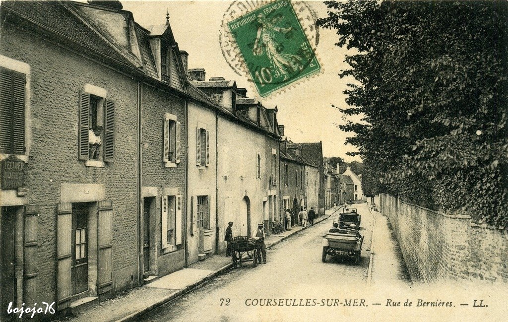 14-Courseulles-Rue de Bernières.jpg