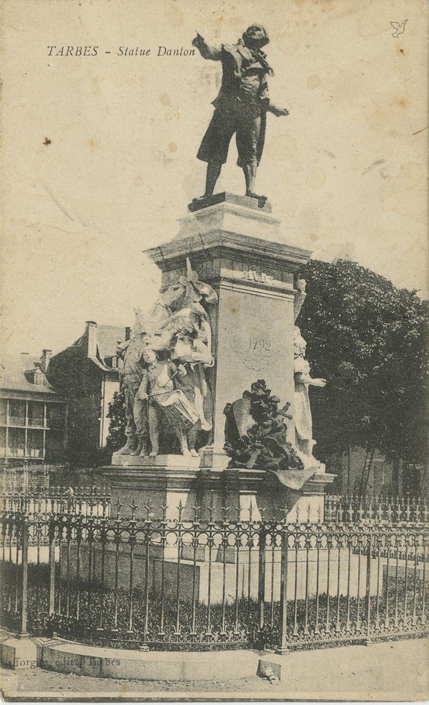 Z - Statue Danton.jpg