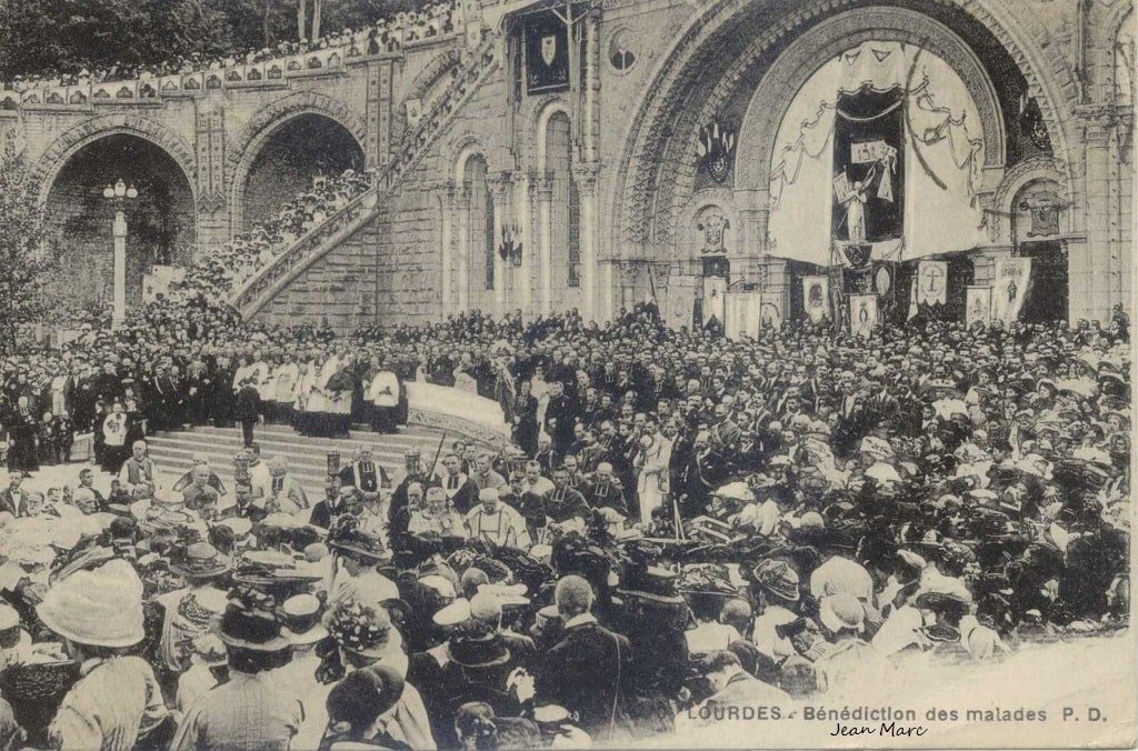 Lourdes - Bénédiction des malades.jpg