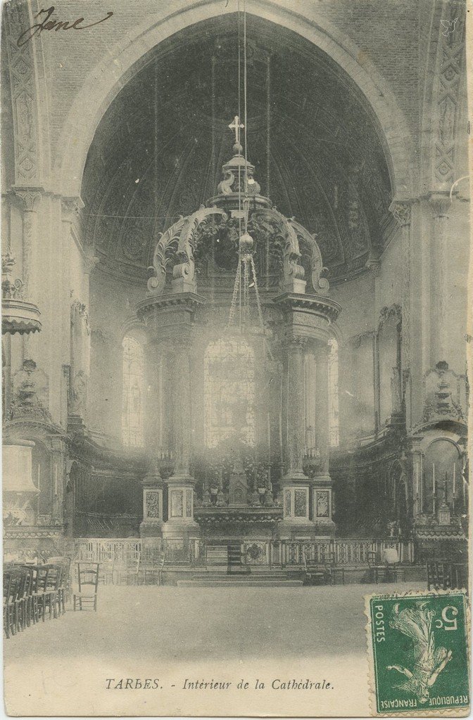 Z - Interieur Cathedrale v.jpg