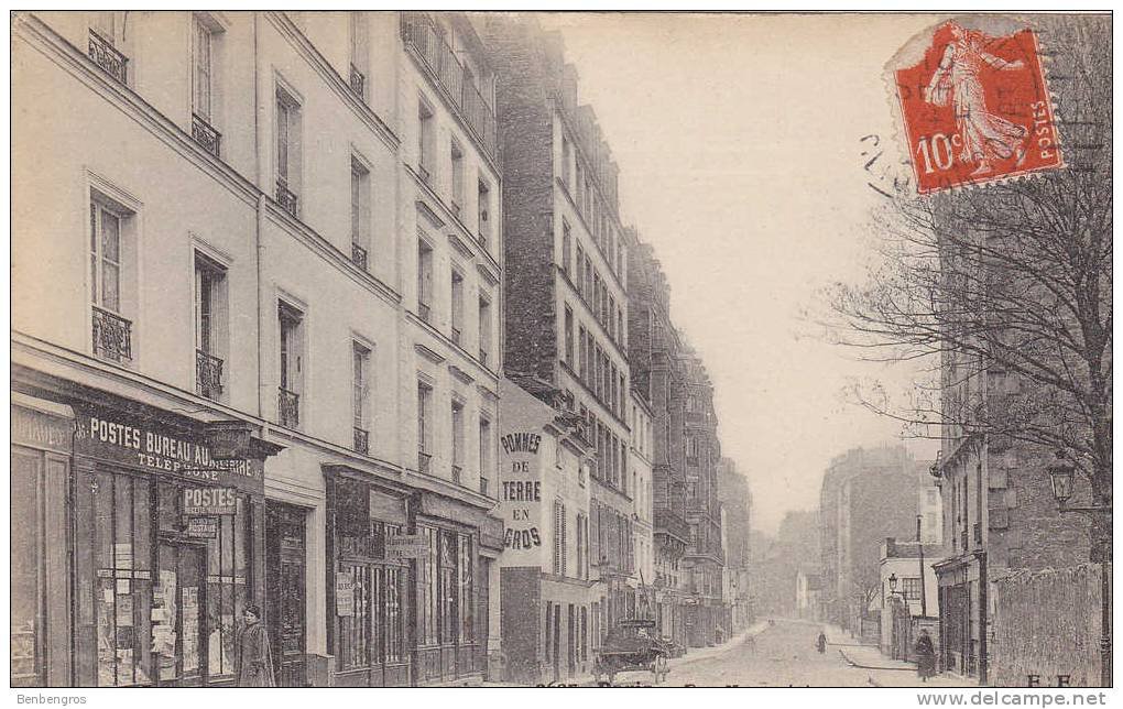Rue Marcadet prise rue du Mont Cenis.jpg