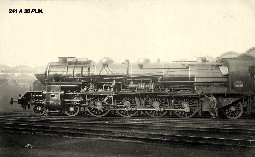 Loco 241 A 38 PLM.jpg