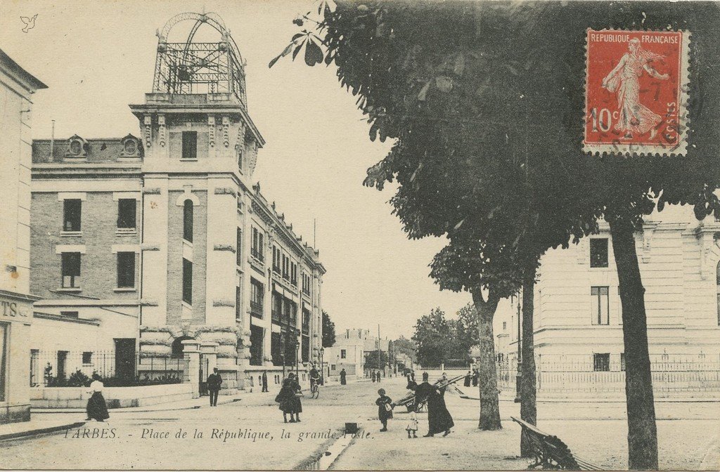 Z - Place de la Republique la grande Poste.jpg