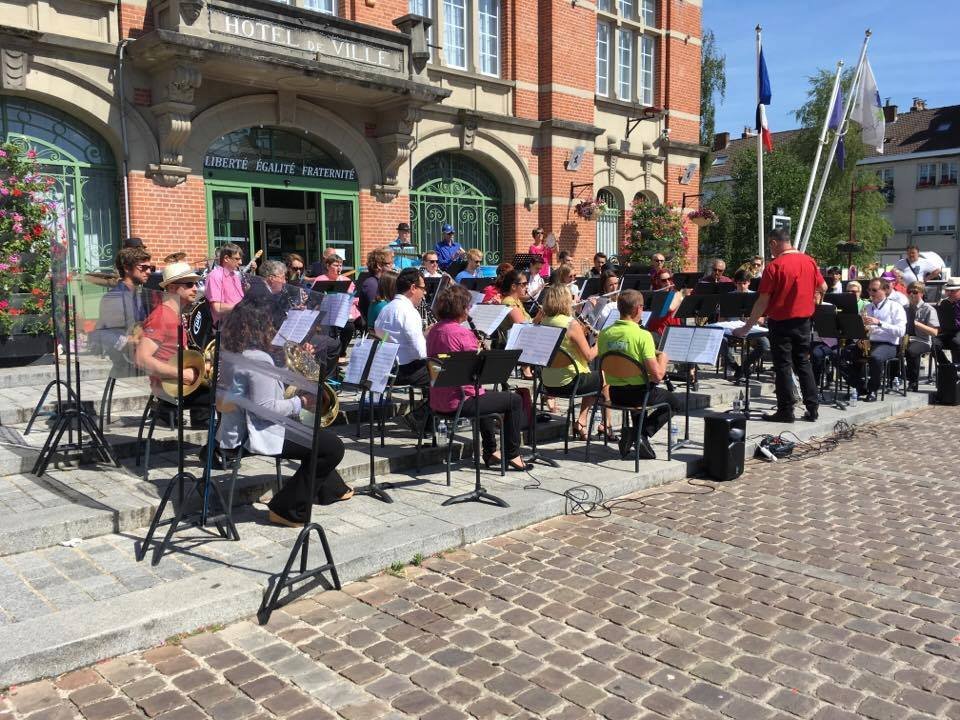 Orchies concert sur la place 2017 4.jpg