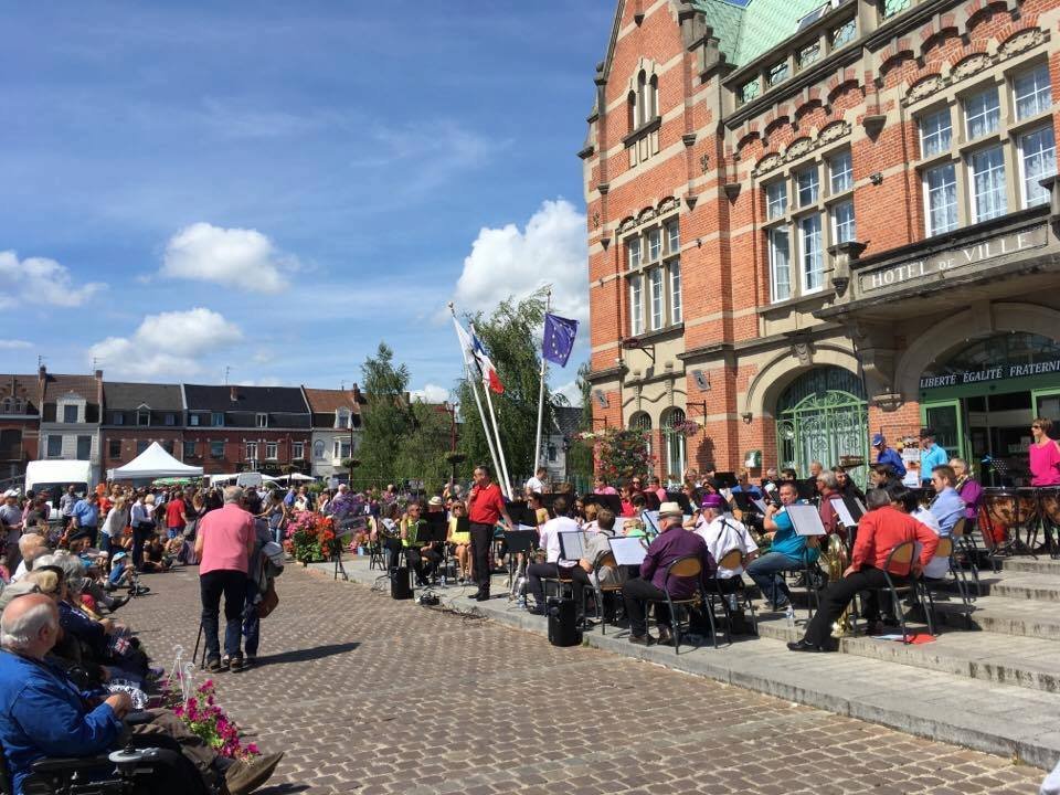 Orchies concert sur la place 2017.jpg