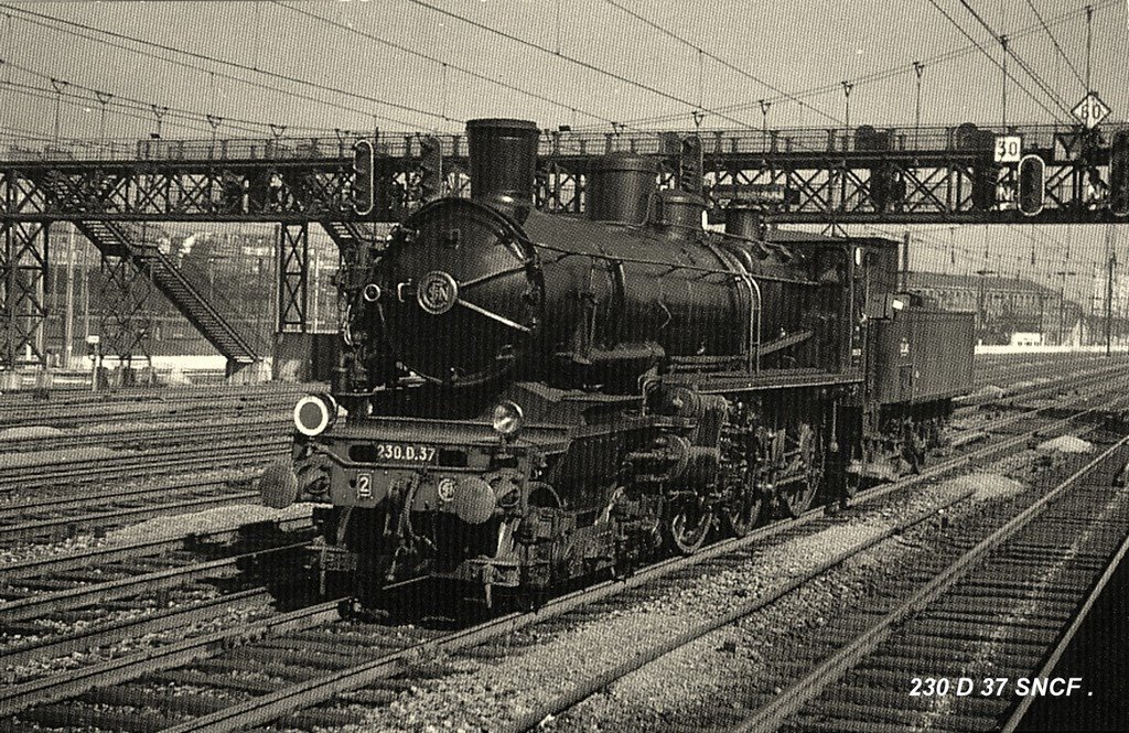 Loco SNCF 230 D 37.jpg