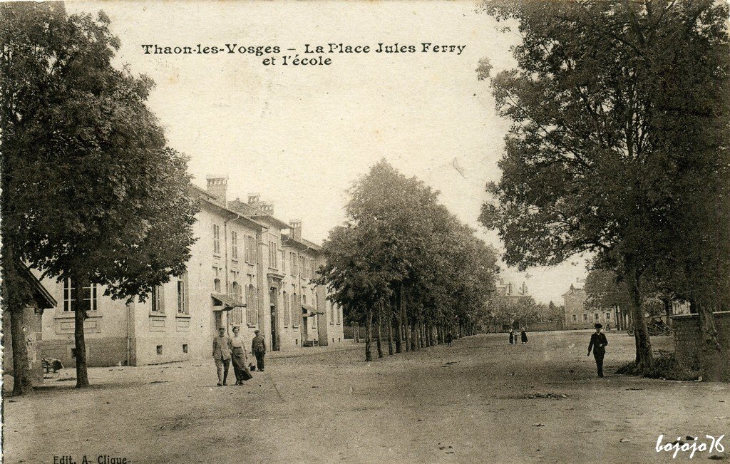 88-Thaon les Vosges-Place Jules Ferry.jpg