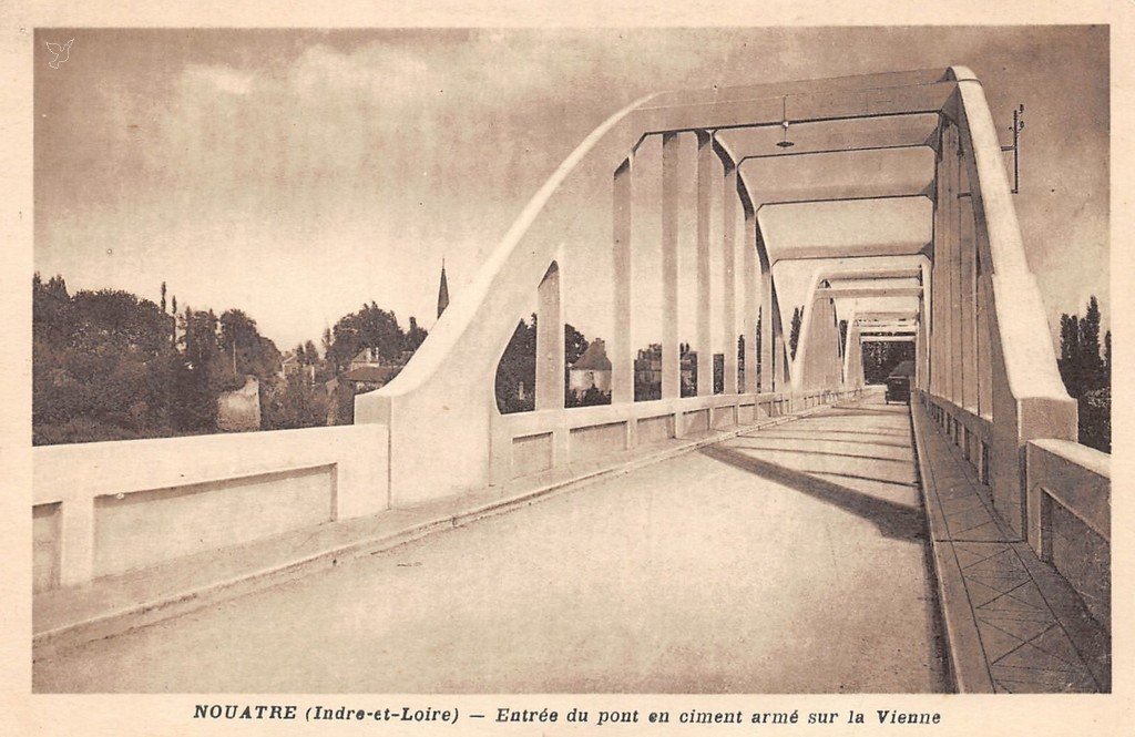 Z - Nouatre - Entrée du Pont.jpg