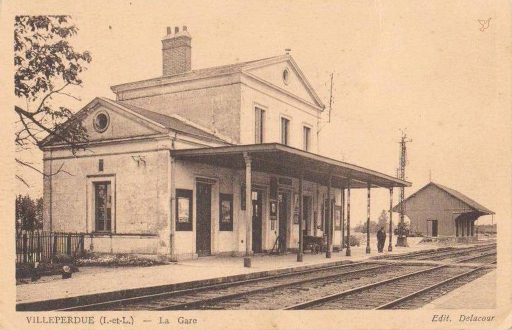 Z - Villeperdue - La Gare.jpg