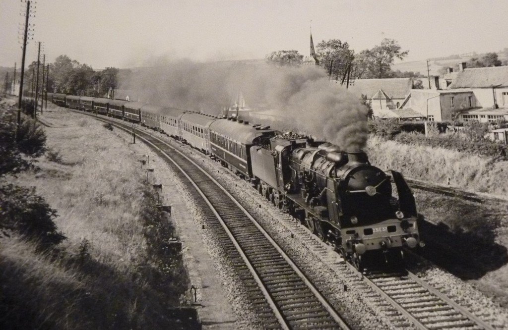 Loco SNCF 231 E 37 (2).jpg