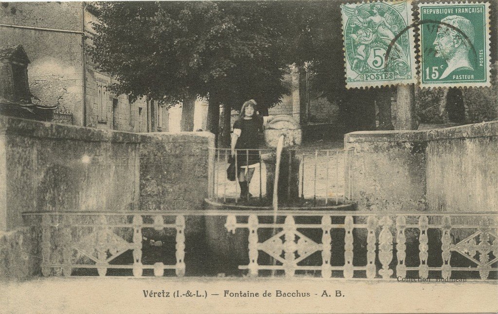 Z - Véretz Fontaine de Bacchus.jpg
