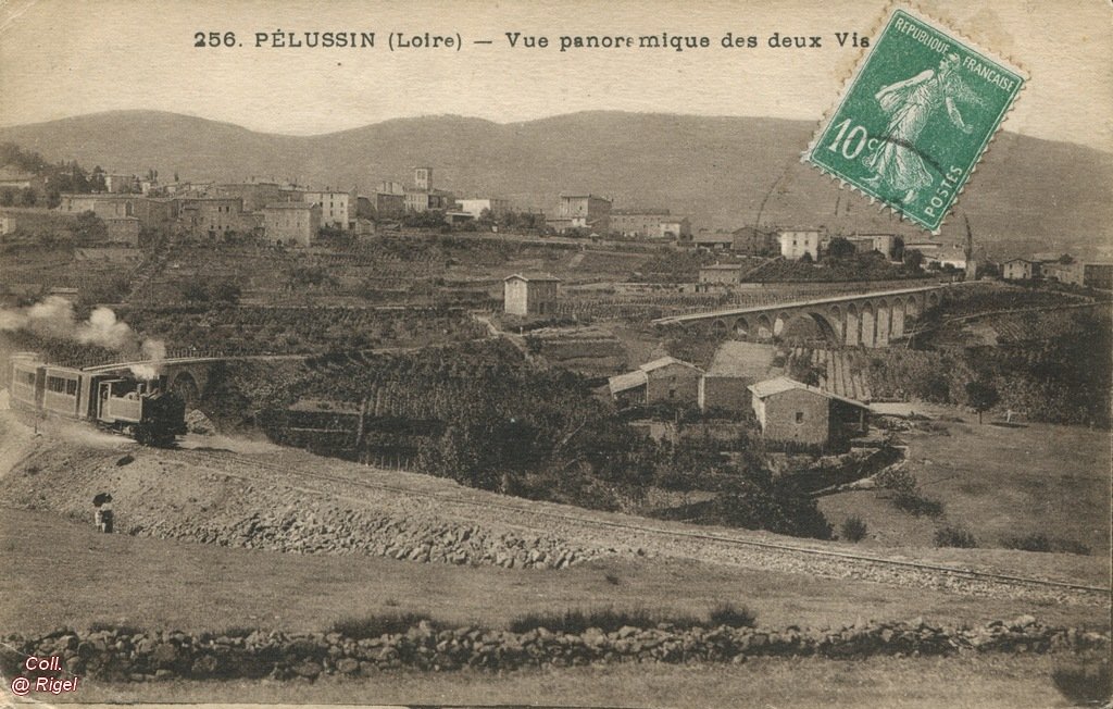 42-Pelussin-Vue-Panoramique-des-deux-Viaducs-Avec-Train-256.jpg