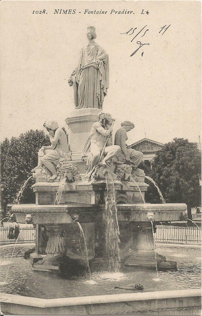 Nîmes (30).jpg