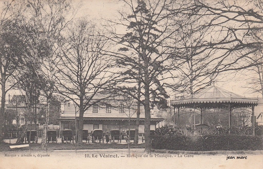 Le Vésinet - Kiosque de la musique - La Gare.jpg