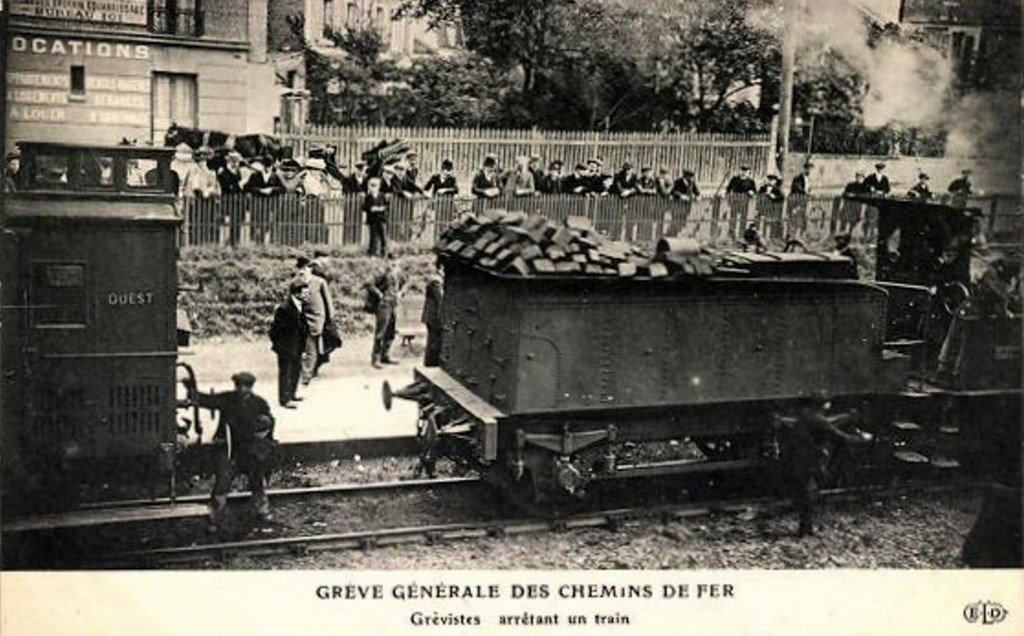 Loco Ouest Grève CF.Ouest.jpg