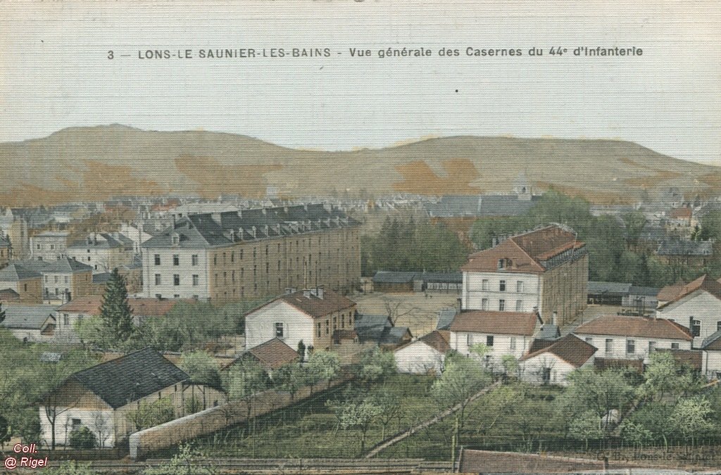 39-Lons-Vue-Generale-des-Casernes-44-Infanterie-3-GB-Lons-le-Saunier.jpg