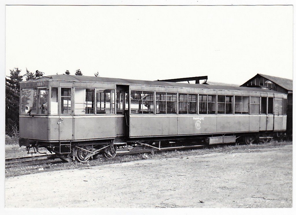 Saint-Brieuc (22) Autorail Renault-Scémia.jpg