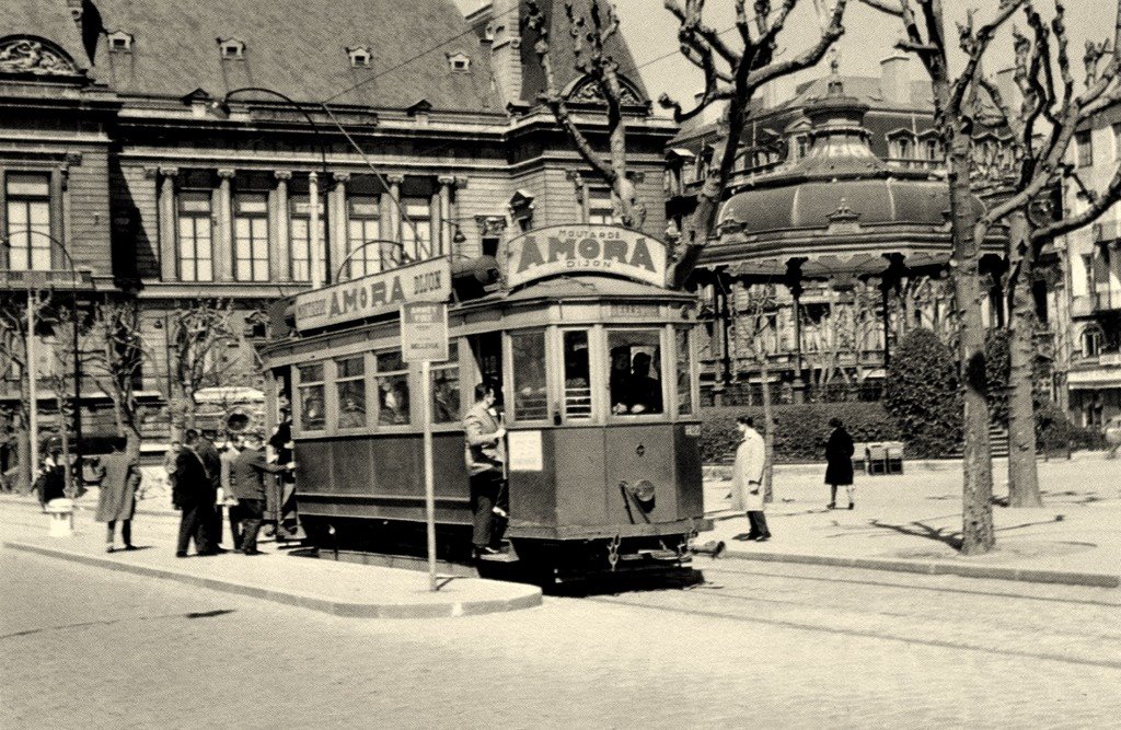 Saint-Etienne (42) tram 1958.jpg