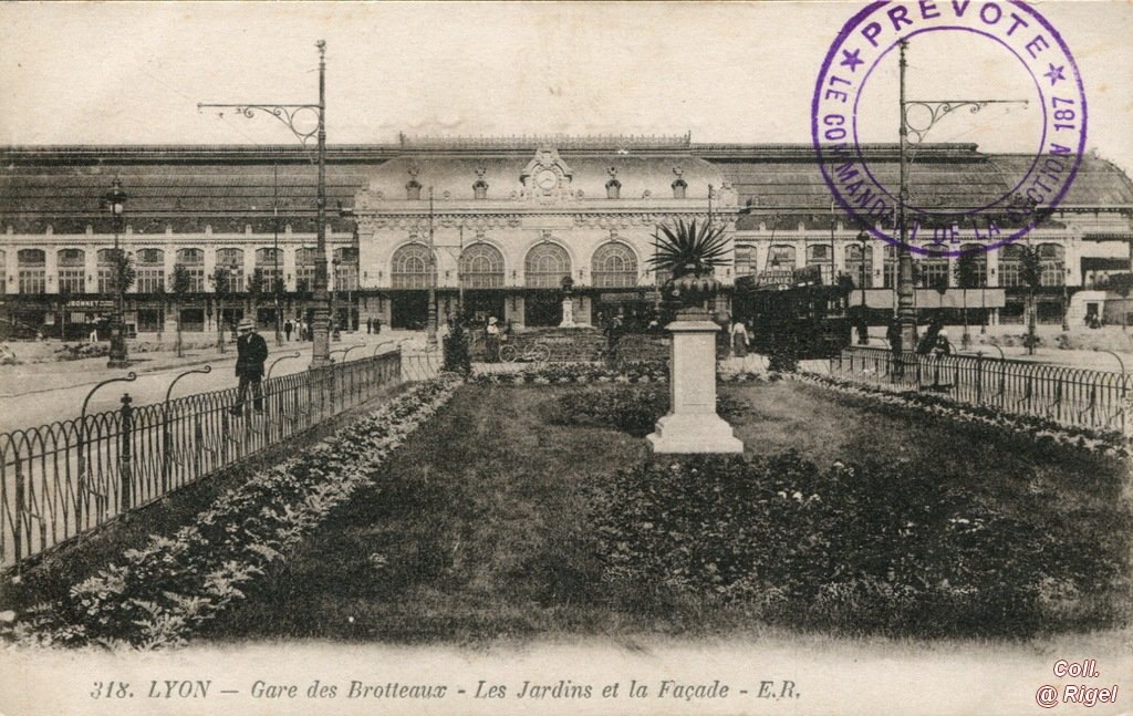 69-Lyon-Gare-des-Brotteaux-Jardins-et-Facade.jpg