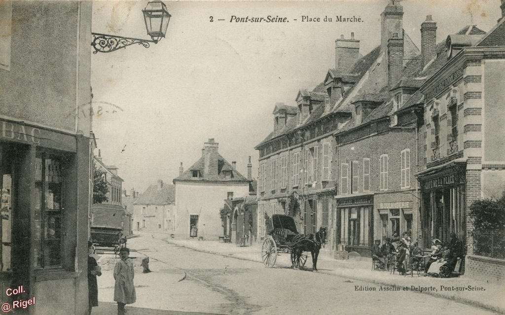 10-Pont-sur-Seine-Place-du-Marche-2-Edition-Asselin-et-Delporte.jpg