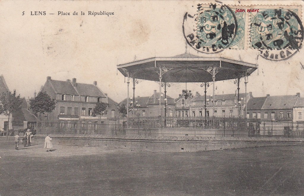 Lens - Place de la République (1909).jpg