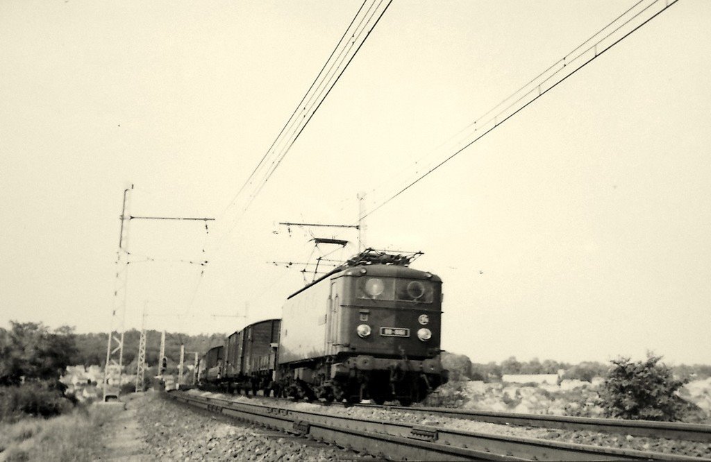 Loco SNCF BB 8100.jpg