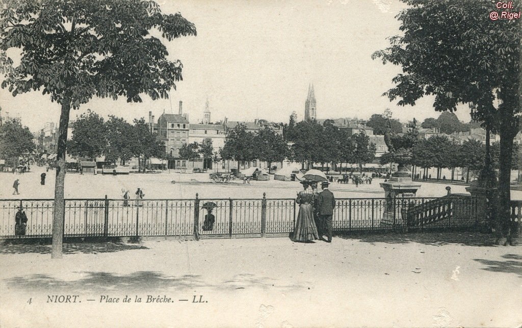 79-Niort-Place-de-la-Breche-4-LL.jpg