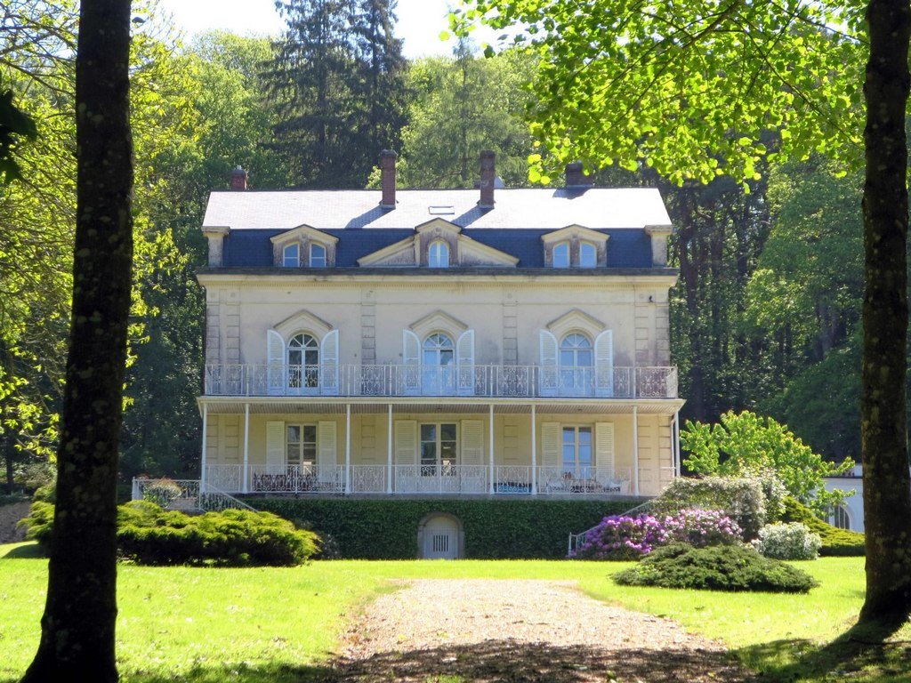 Villers-en-Arthies Grand St leger aujourd(hui 2.jpg