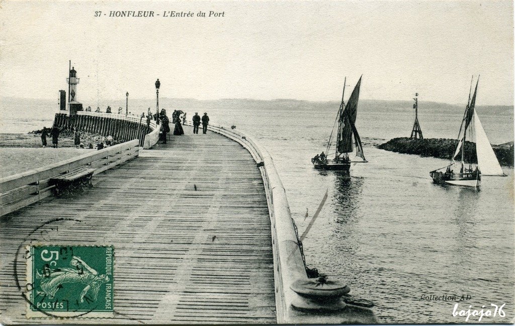 14-Honfleur-Entrée du Port.jpg