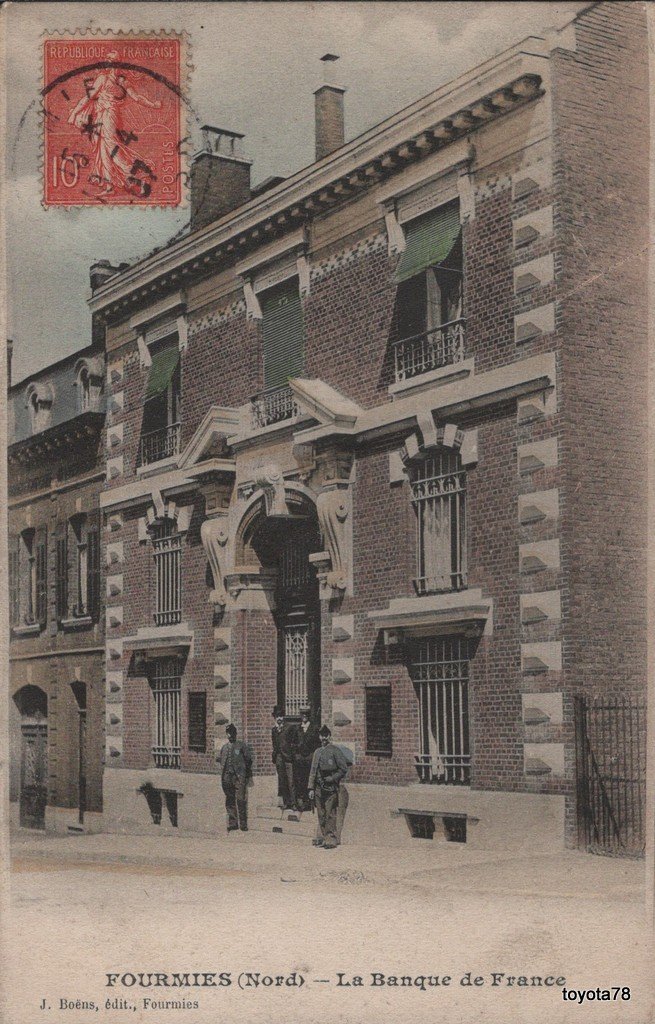 FOURMIES-Banque de FranceHAZEBROUCK-Grande rue de l'Eglise.jpg