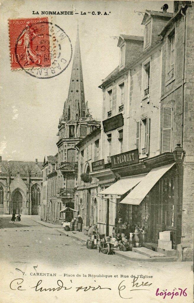 50-Carentan-Place de la Republique.jpg