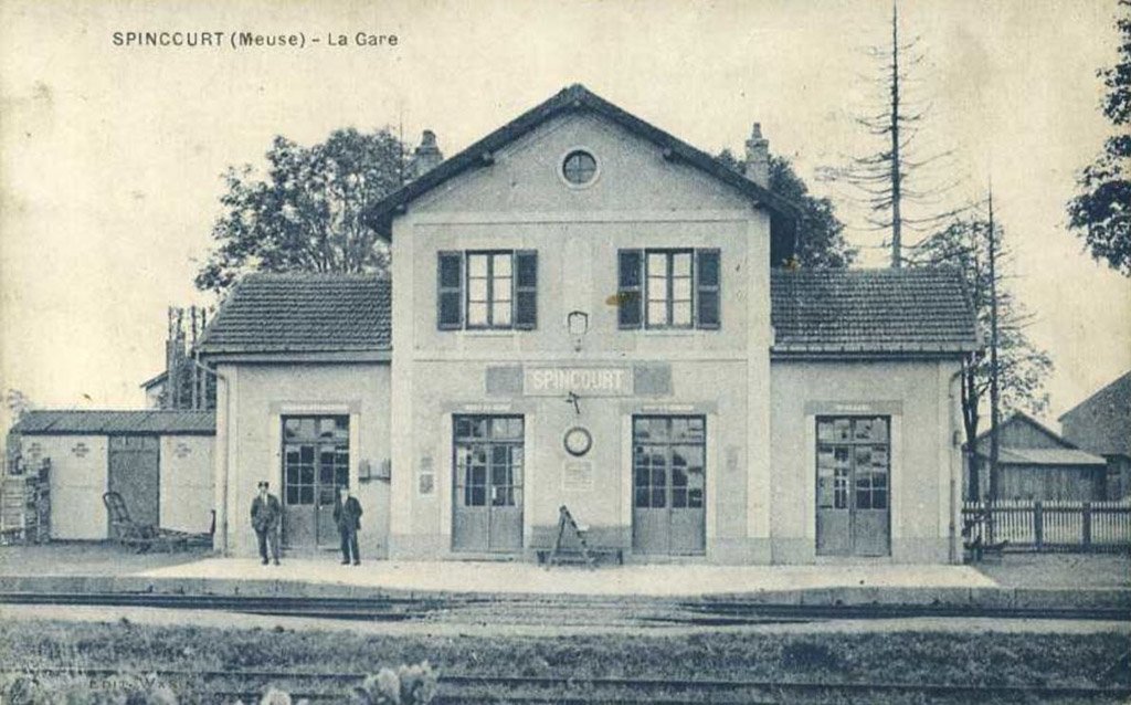 spincourt-gare-facade-voies.JPG