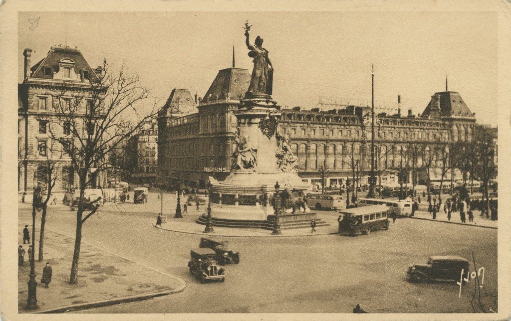 Z - REPUBLIQUE - Yvon 309 vue 1 Place de la Republique.jpg