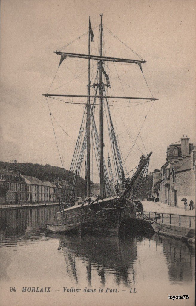 Morlaix-voilier dans le port.jpg