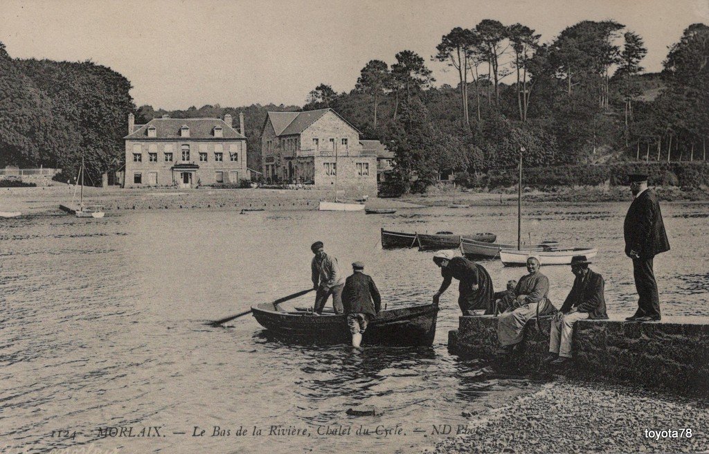 Morlaix-Bas de la rivière Chalet du cycle.jpg