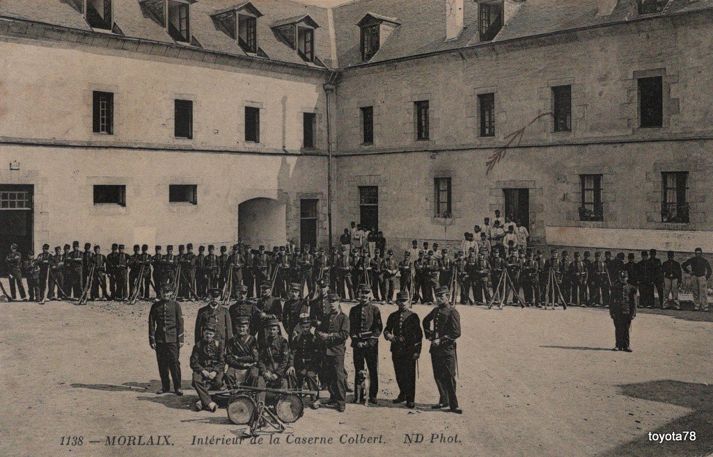 Morlaix-Intérieur caserne colbert.jpg