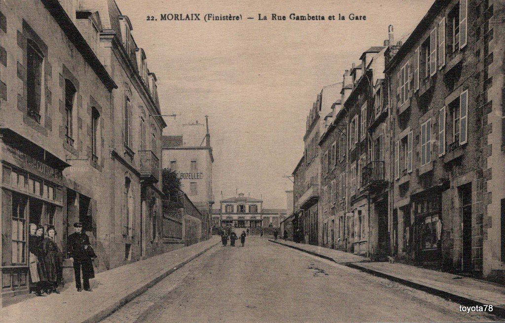 Morlaix-La Rue gambetta et la Gare -22.jpg