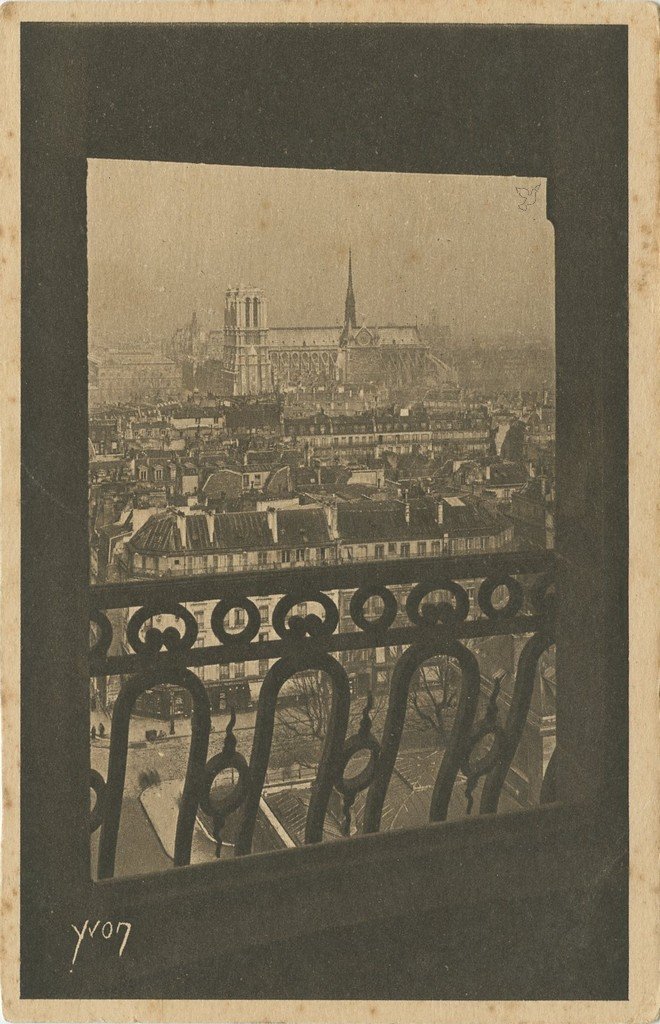 Z - YVON 223 - Perspective sur Notre-Dame.jpg