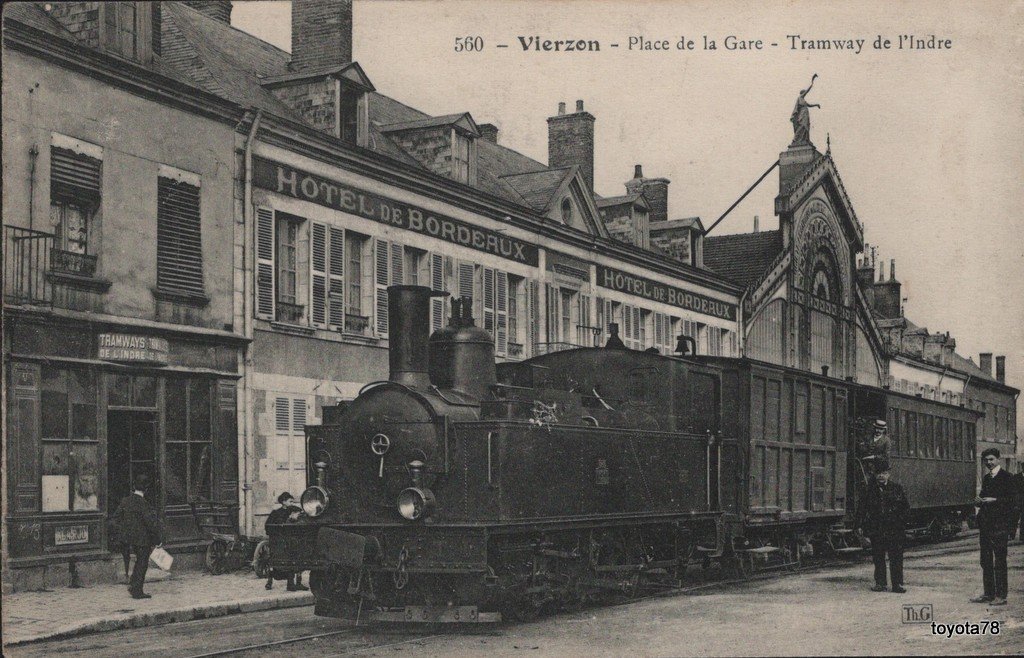 Vierzon-place de la gare.jpg