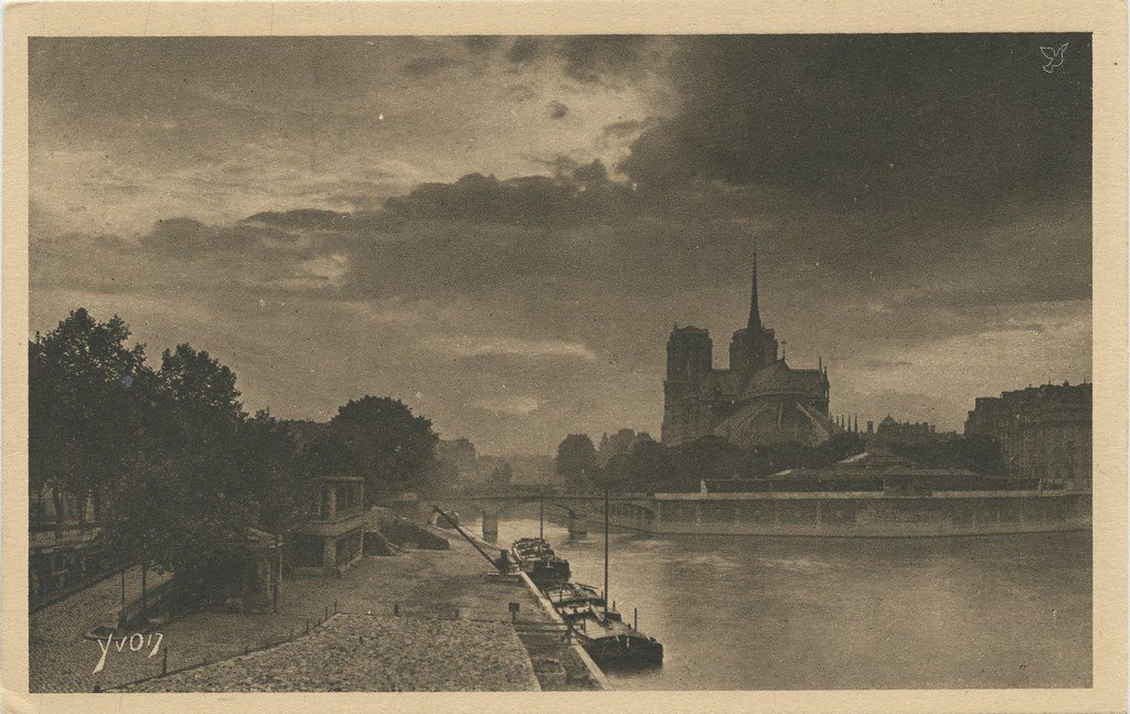 Z - YVON 100 - Paris - Crépuscule sur Notre-Dame.jpg