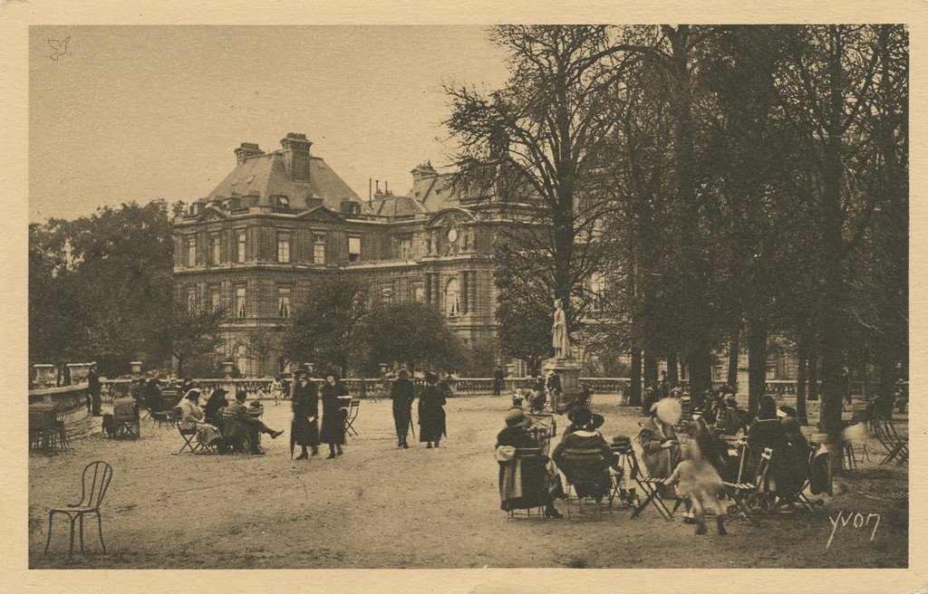 Z - YVON 198 - Paris - Terrasse du Luxembourg.jpg