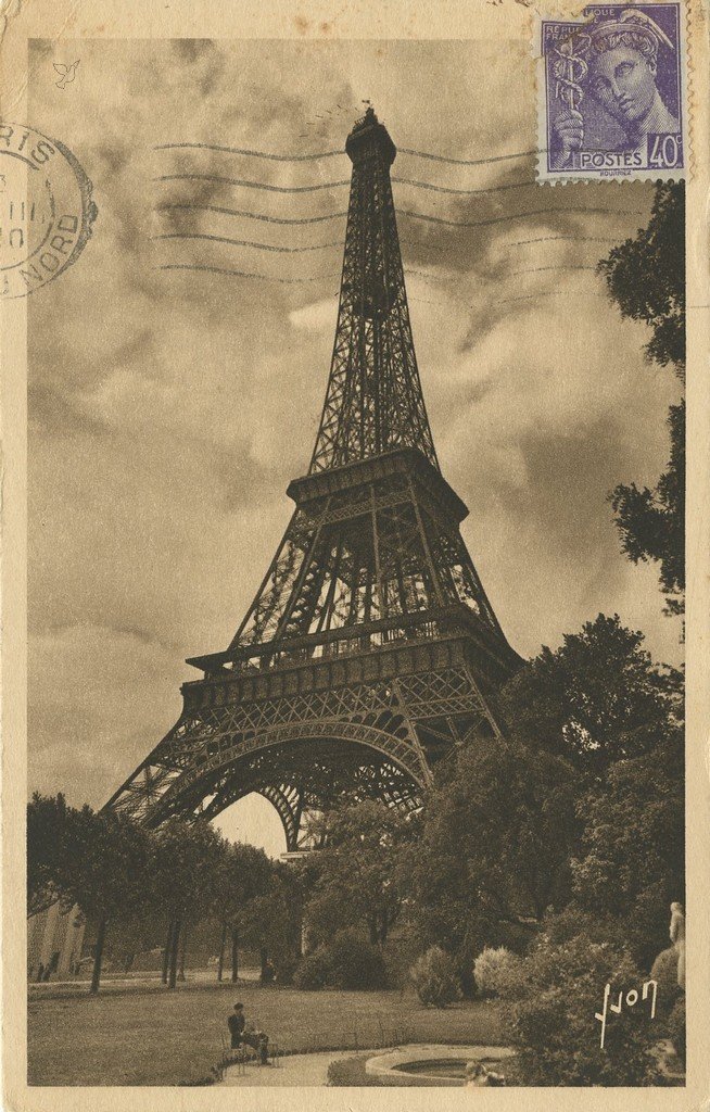 Z - YVON 66 - Paris - La tour Eiffel.jpg