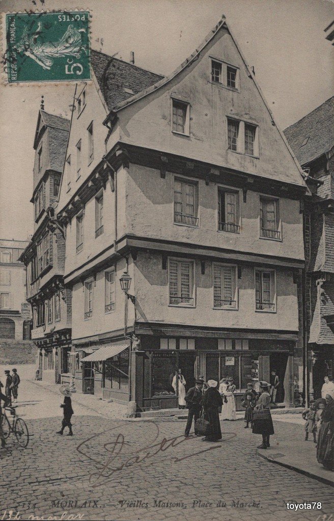 Morlaix-Vieille maison place du marché (2).jpg