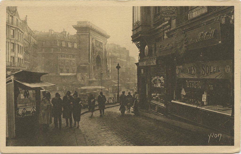 Z - Yvon 211 - Paris Porte St-Denis vue de la Rue de la Lune.jpg