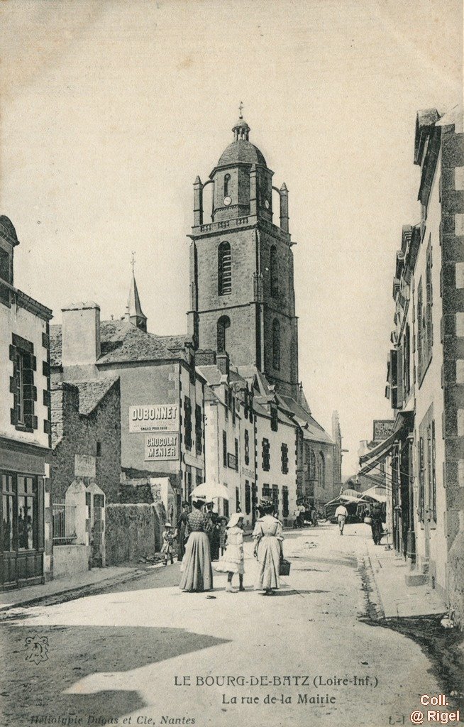 44-Le-Bourg-de-Batz-La-Rue-de-la-Mairie.jpg
