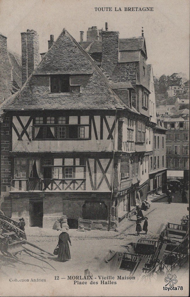 Morlaix-vieille maison place des halles.jpg